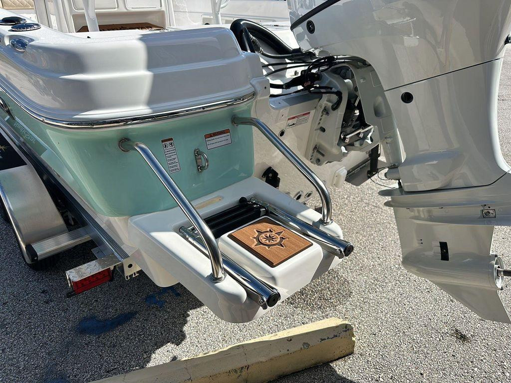 Nautic Star 211 Hybrid