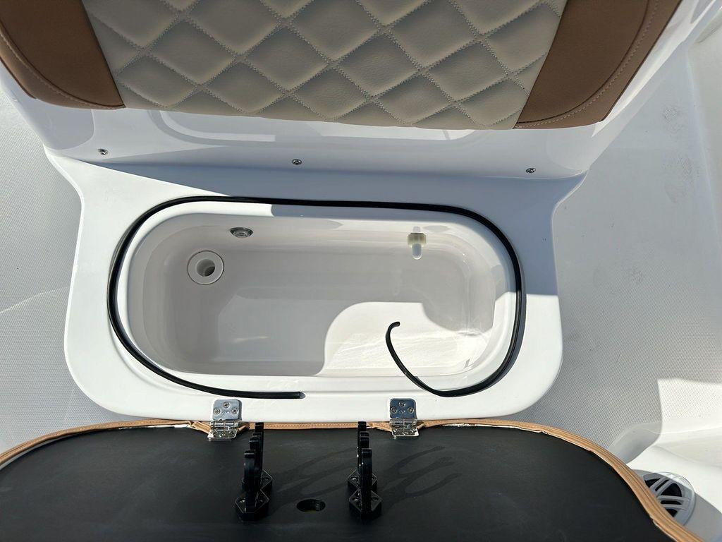 Nautic Star 211 Hybrid