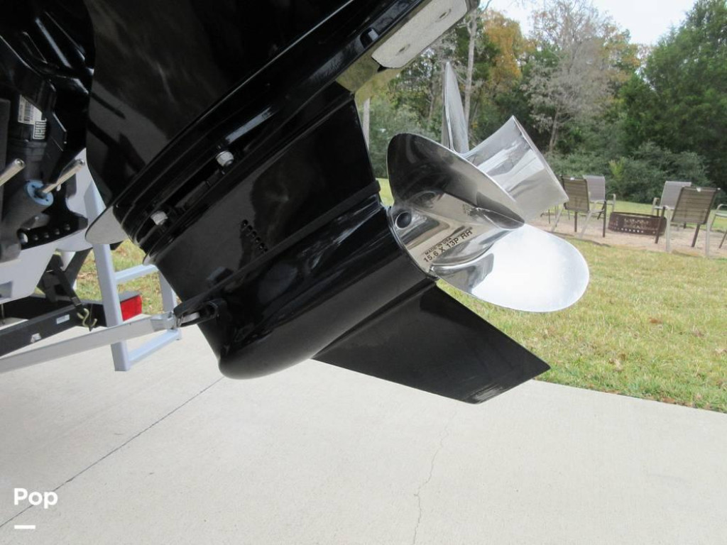 Sun Tracker Party Barge 24 DLX