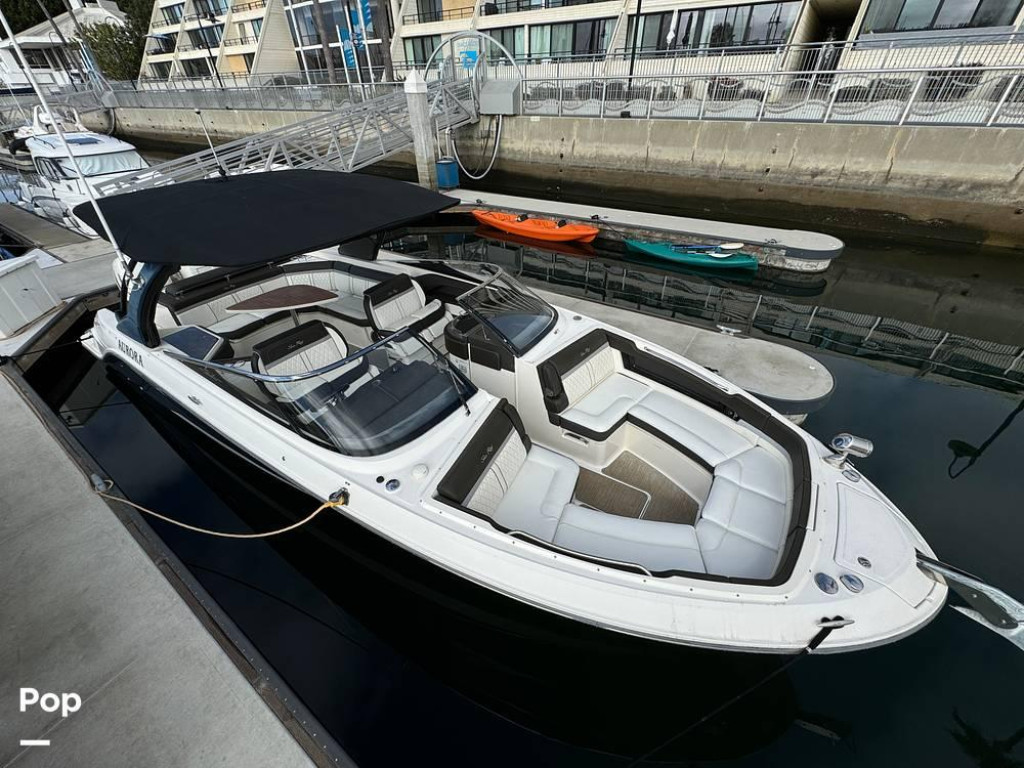 Sea Ray SLX 310 OB