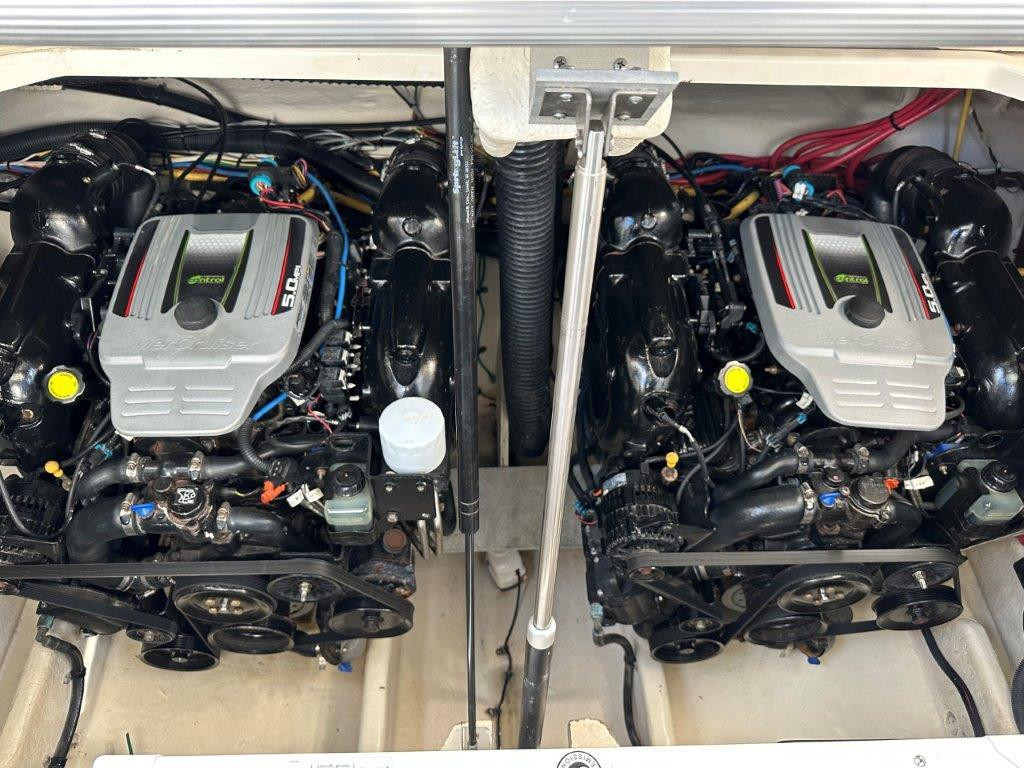 Bayliner 335 Cruiser