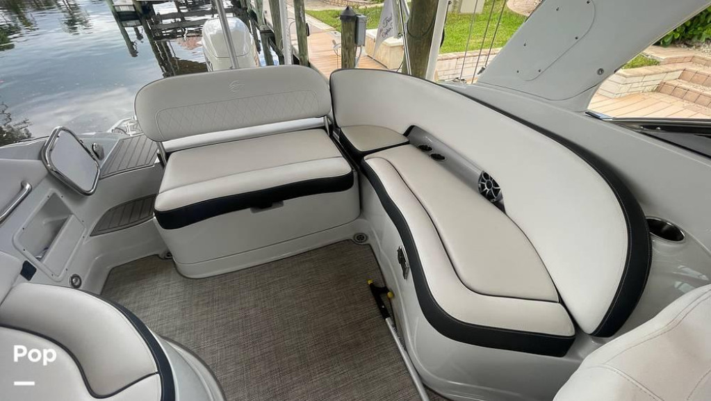 Crownline E255XS
