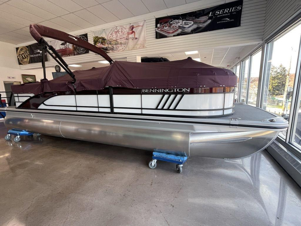 Bennington 23 LXCW
