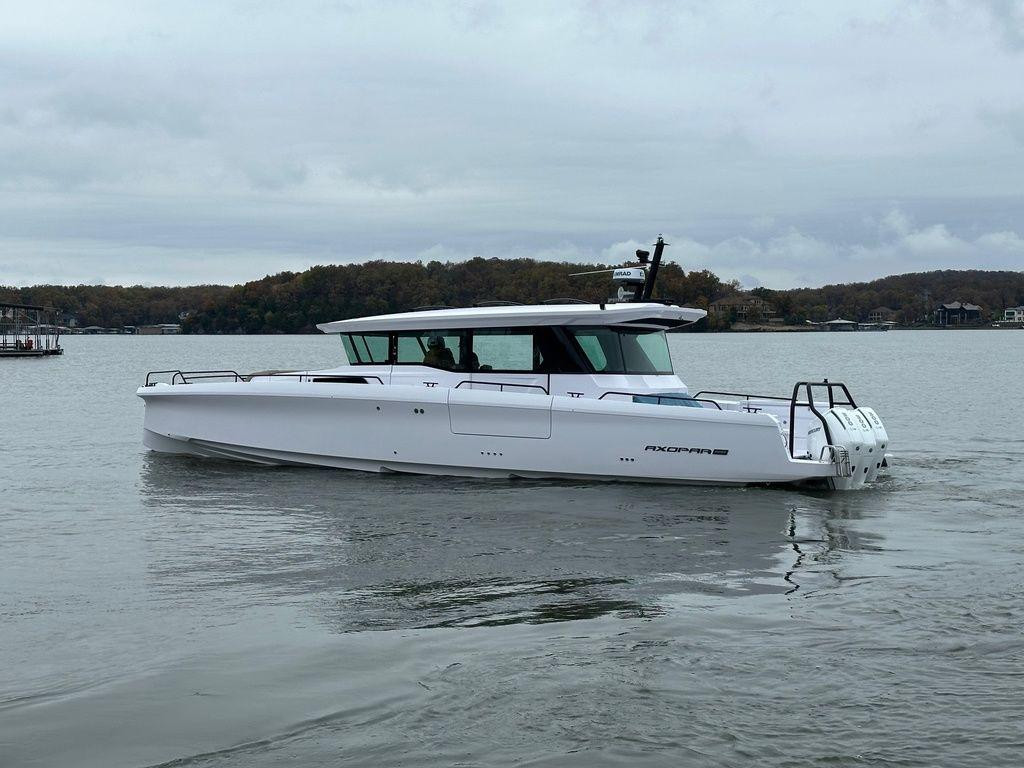 Axopar 45 XC Cross Cabin