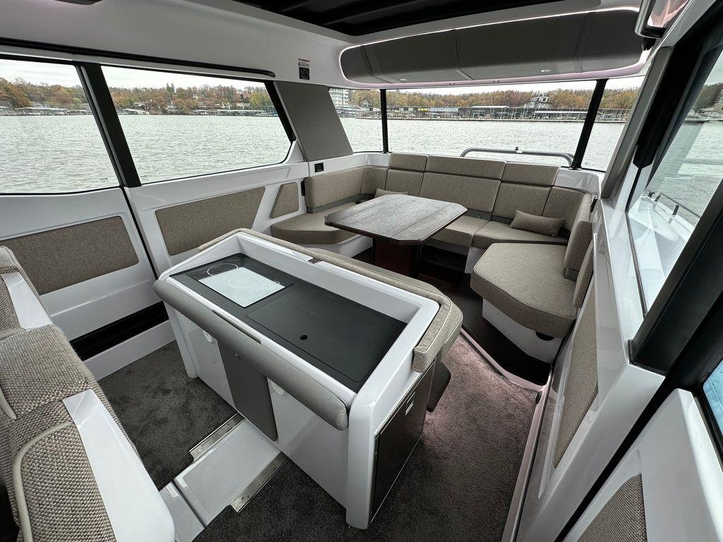 Axopar 45 XC Cross Cabin