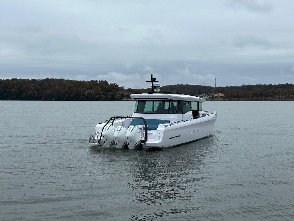 Axopar 45 XC Cross Cabin