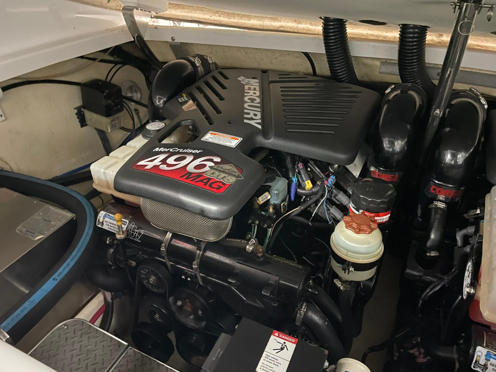 Formula 330 Sun Sport