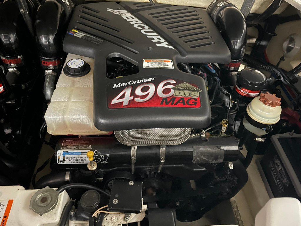 Formula 330 Sun Sport