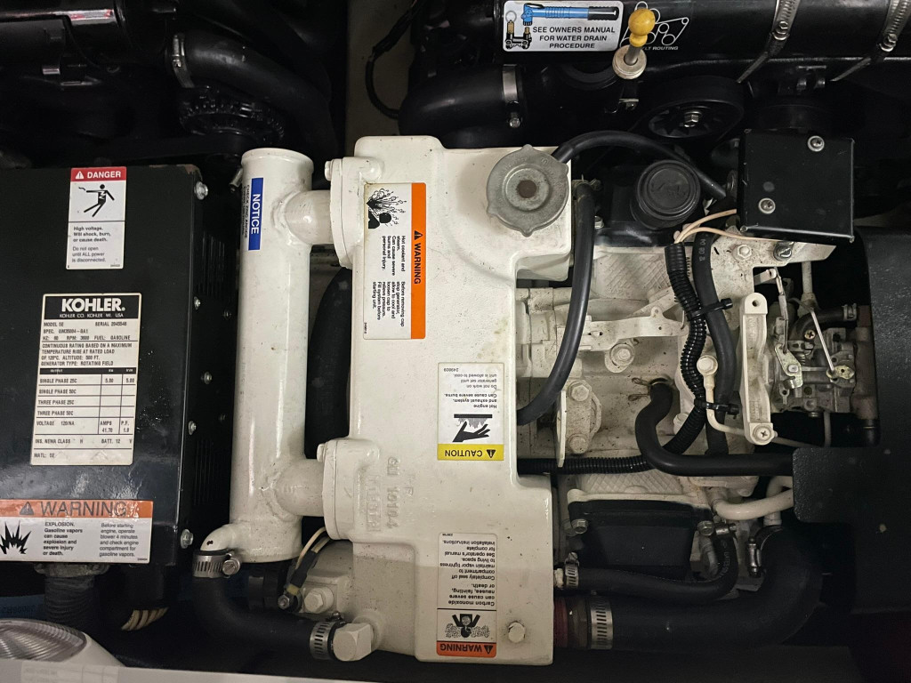 Formula 330 Sun Sport