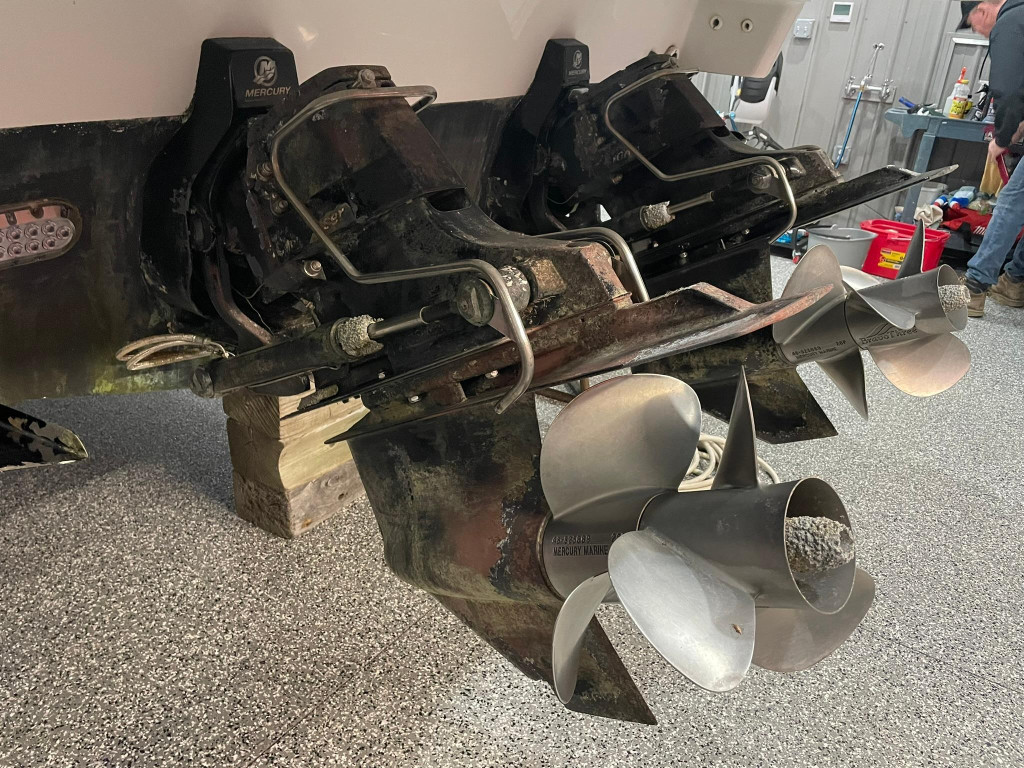 Formula 330 Sun Sport