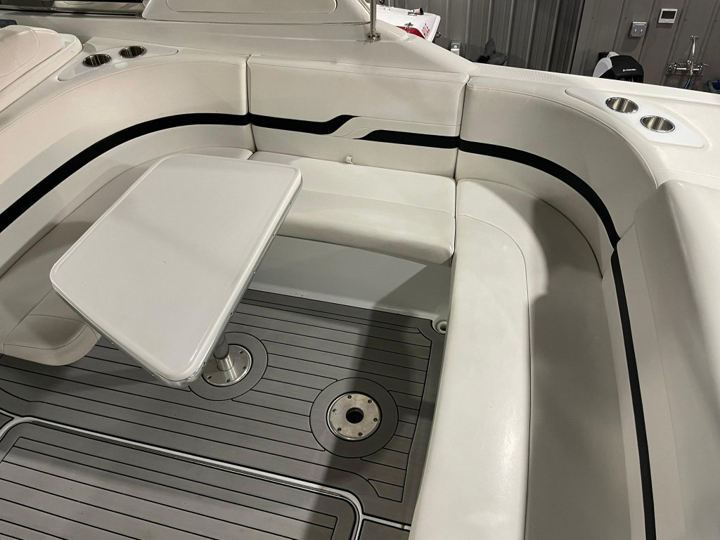 Formula 330 Sun Sport