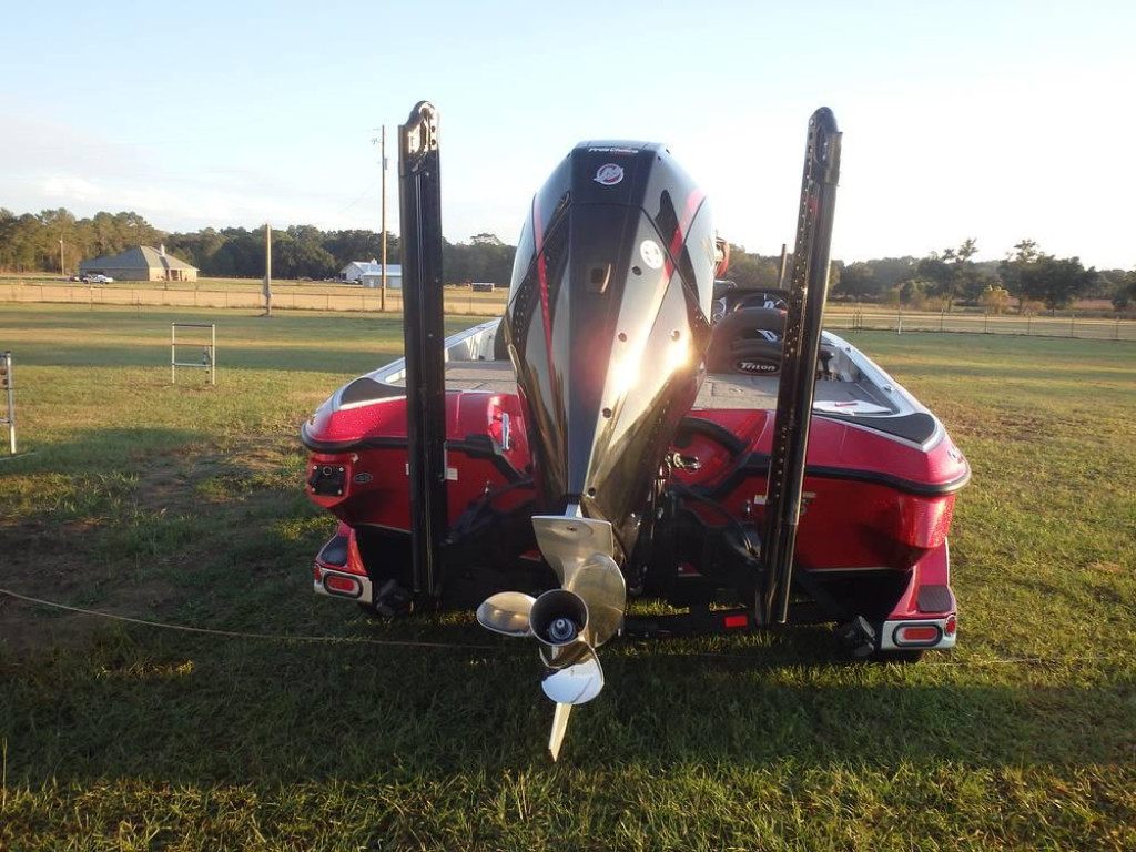 Triton 20 TRX Patriot