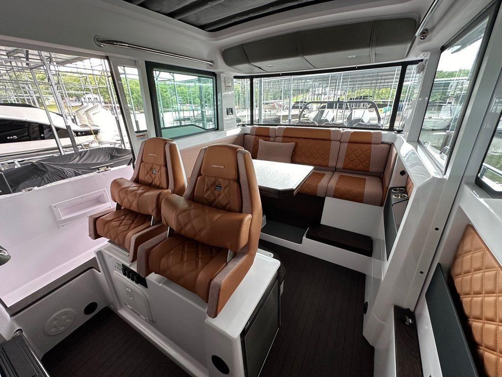 Axopar 37 XC Cross Cabin