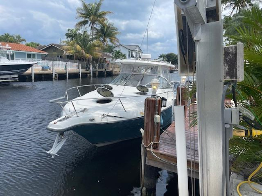 Century 3200 Offshore