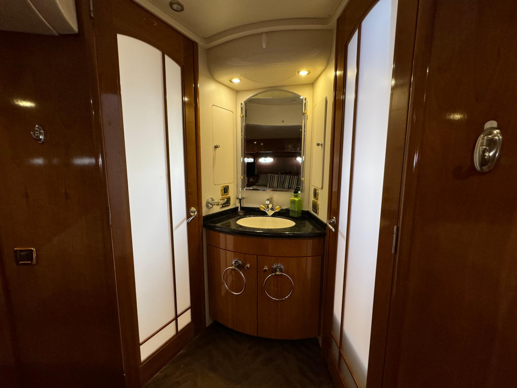 Carver 570 Voyager Pilothouse