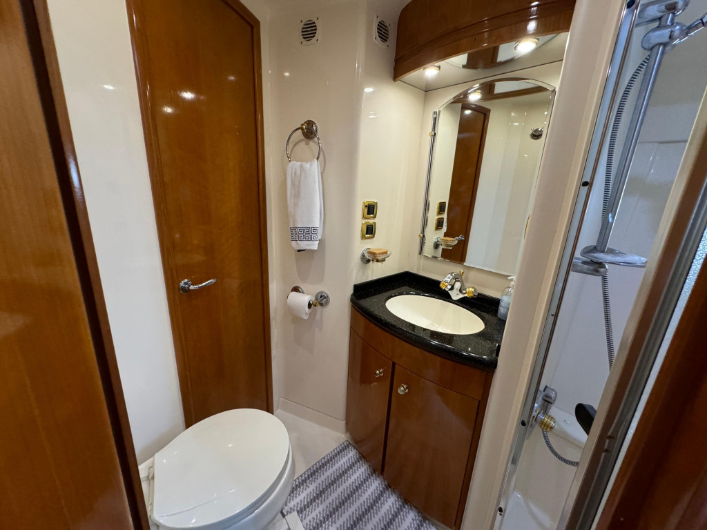 Carver 570 Voyager Pilothouse