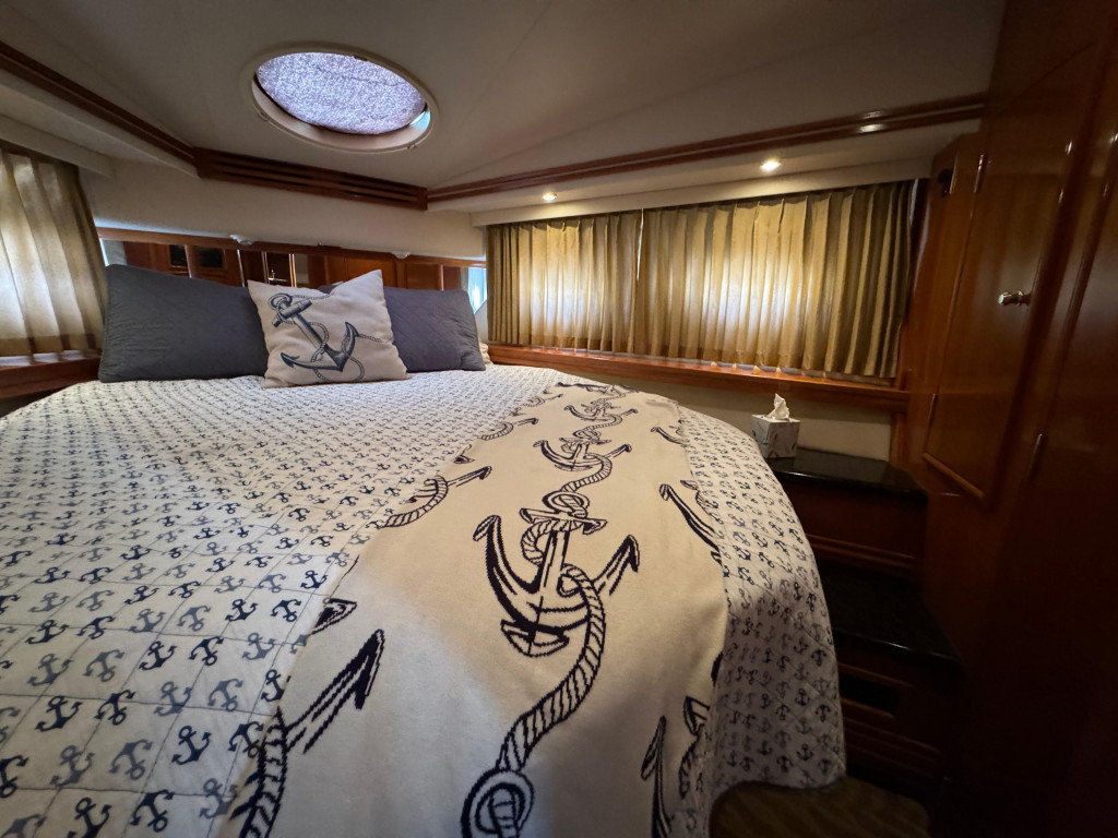 Carver 570 Voyager Pilothouse