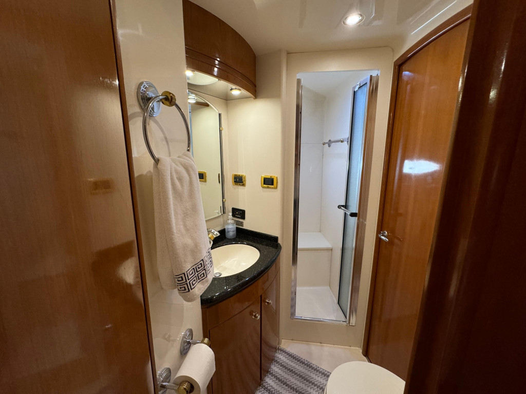 Carver 570 Voyager Pilothouse