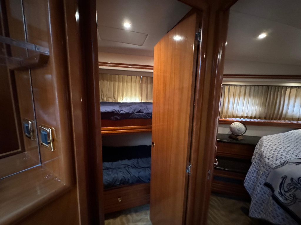 Carver 570 Voyager Pilothouse