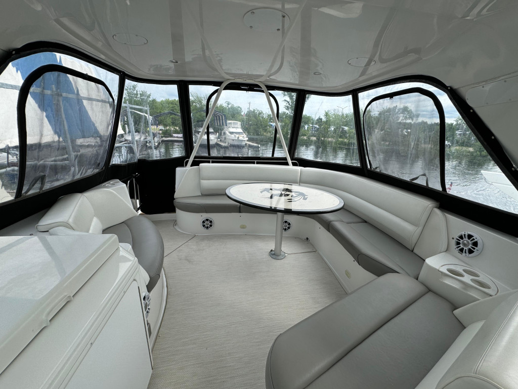 Carver 570 Voyager Pilothouse