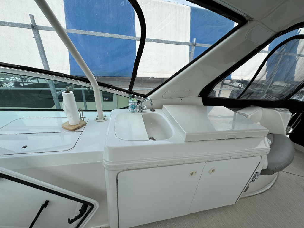 Carver 570 Voyager Pilothouse