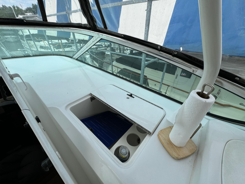 Carver 570 Voyager Pilothouse