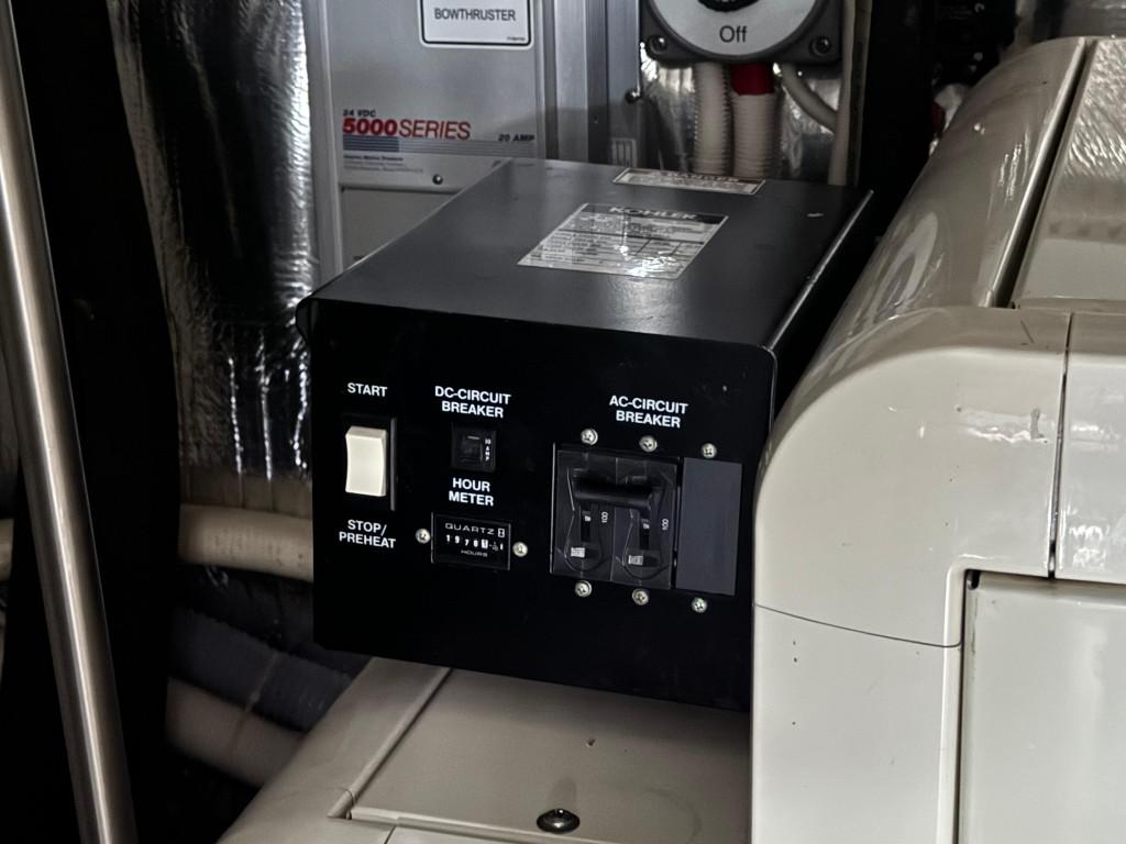 Carver 570 Voyager Pilothouse