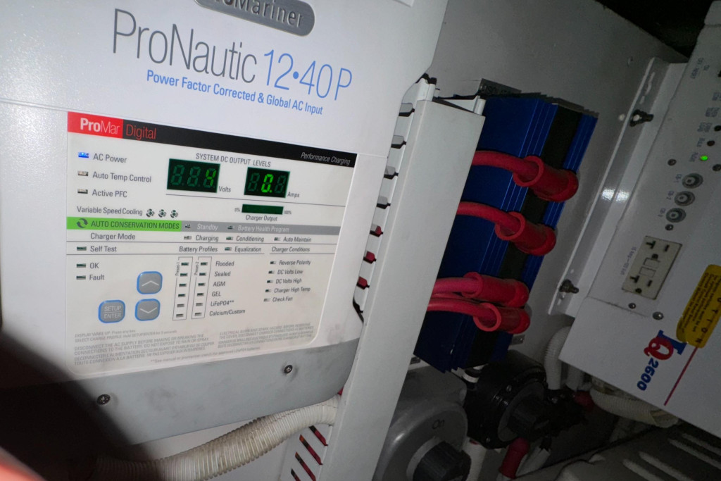 Carver 570 Voyager Pilothouse