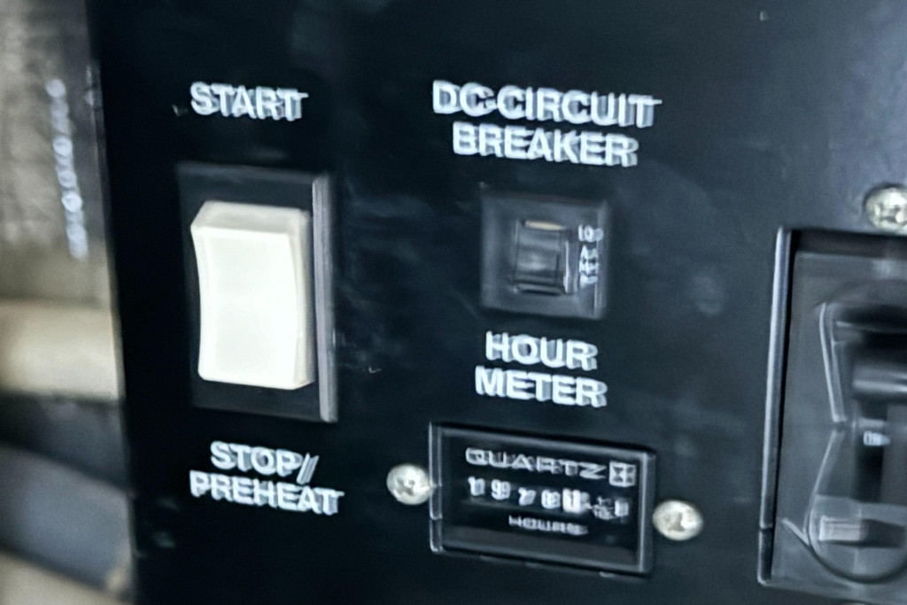 Carver 570 Voyager Pilothouse