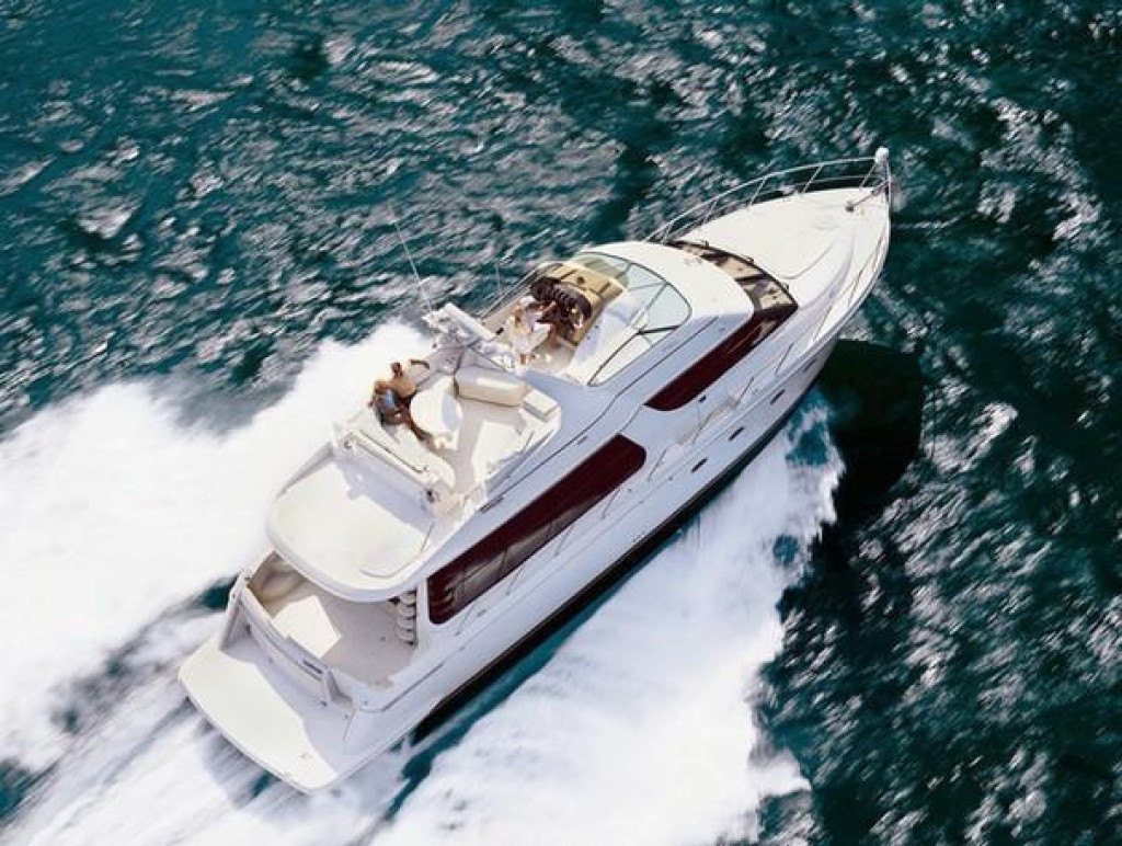 Carver 570 Voyager Pilothouse