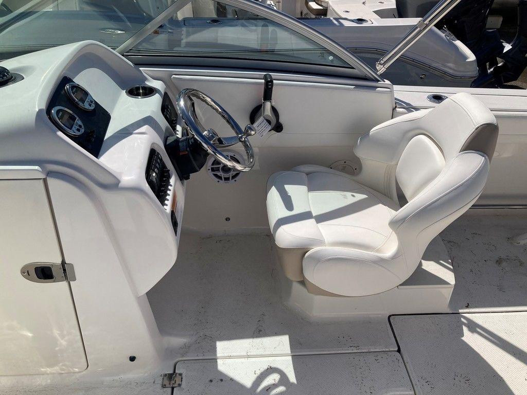 Robalo R207