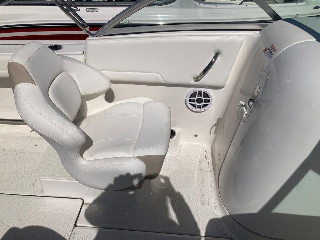 Robalo R207