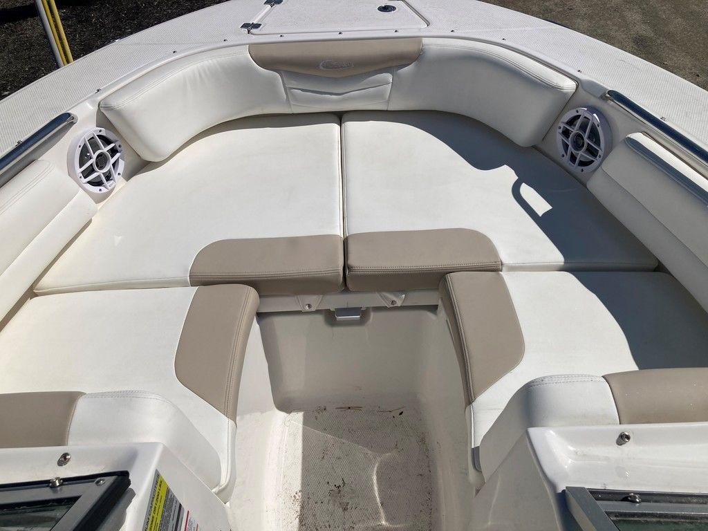 Robalo R207