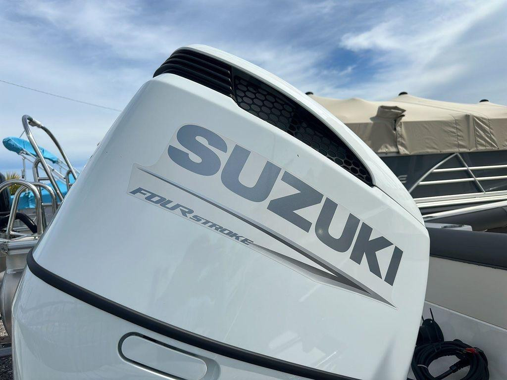 Sea Born LX22 Center Console LE