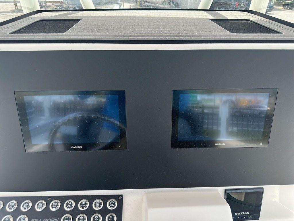 Sea Born LX22 Center Console LE