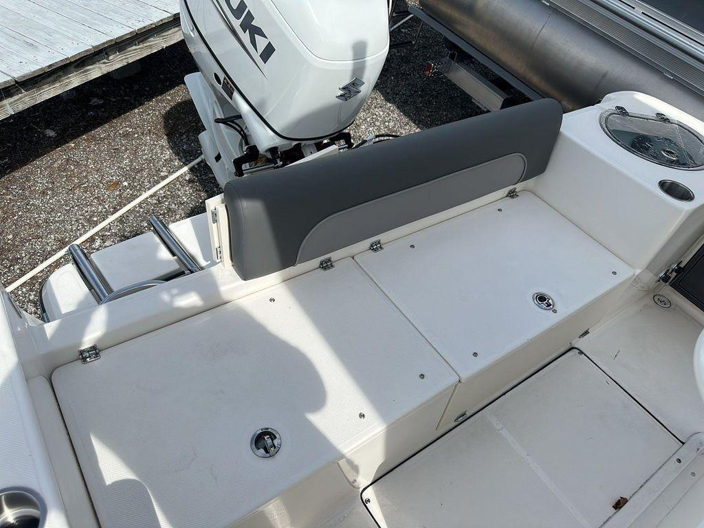 Sea Born LX22 Center Console LE