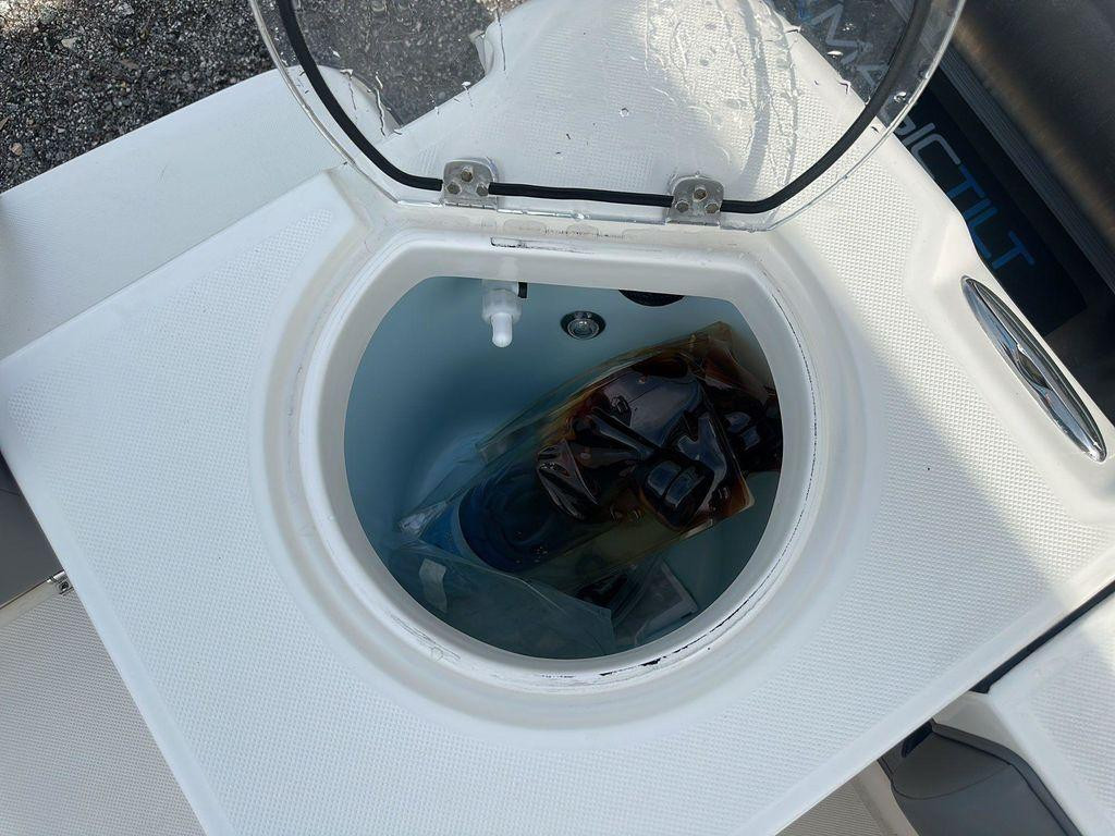 Sea Born LX22 Center Console LE