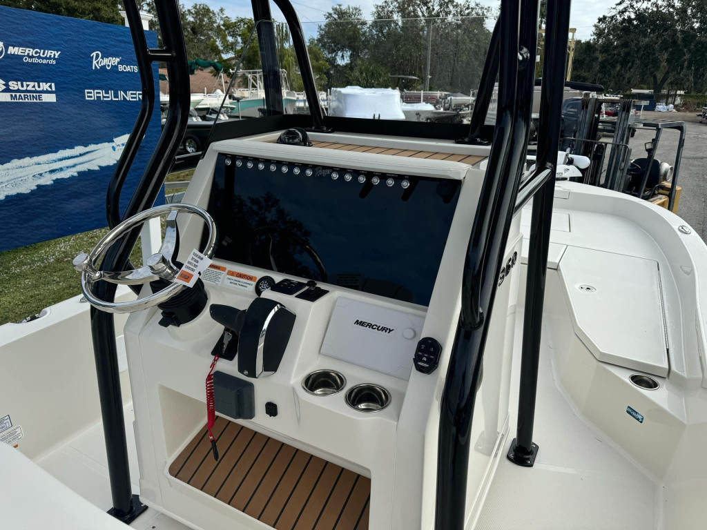 Ranger 2360 Bay