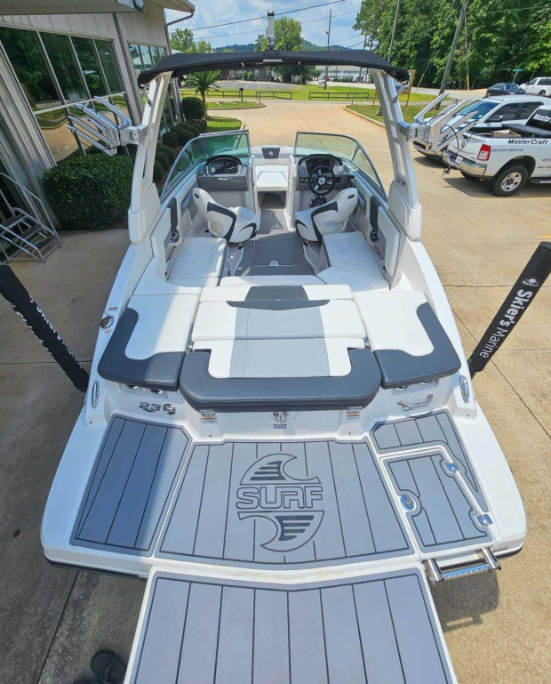Chaparral 23 SURF