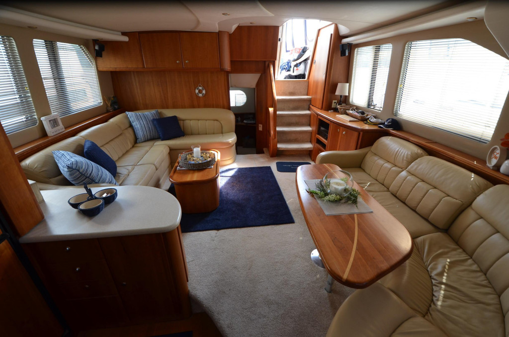 Silverton 43 Motor Yacht