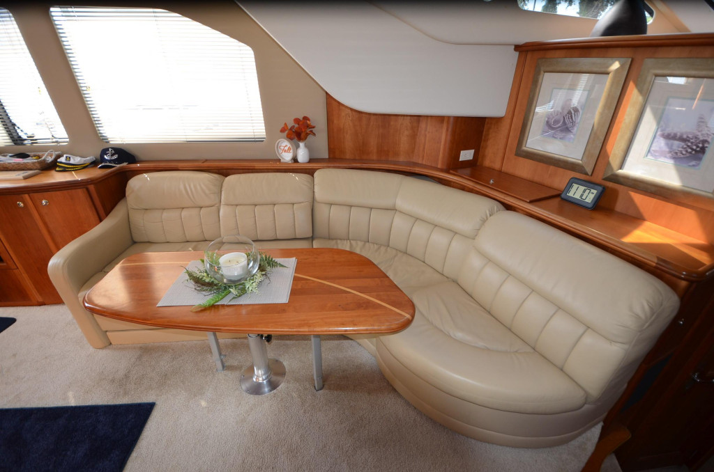 Silverton 43 Motor Yacht