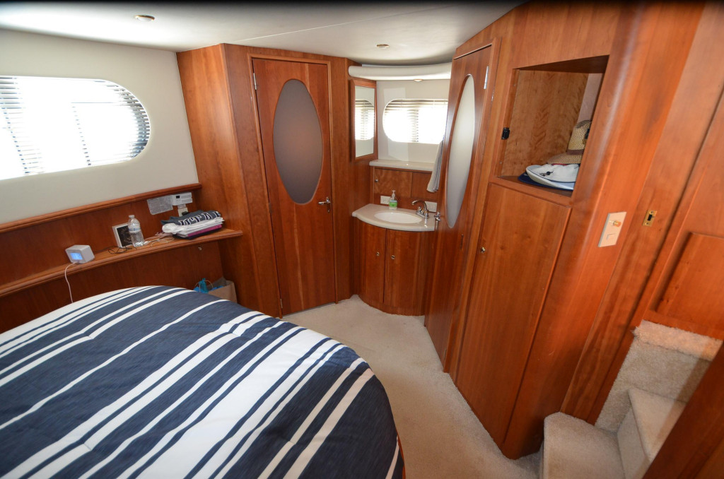 Silverton 43 Motor Yacht