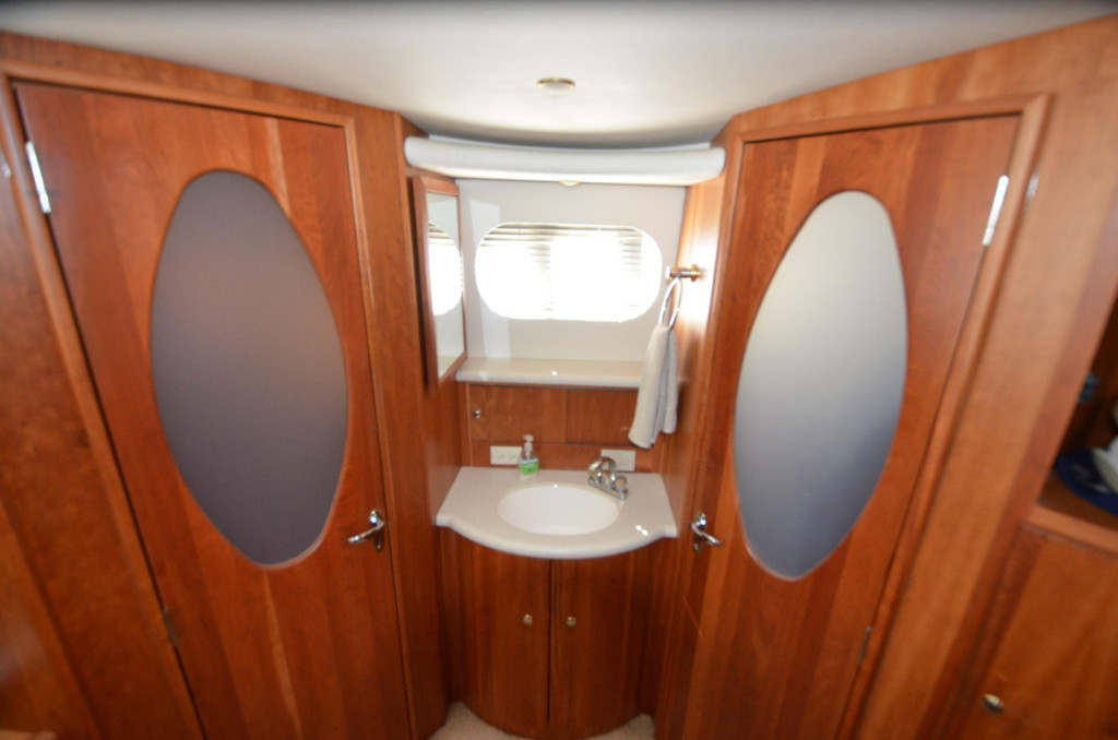 Silverton 43 Motor Yacht