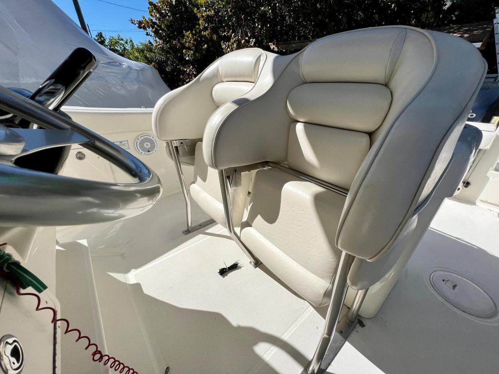 Hydra Sports Vector 2900 CC