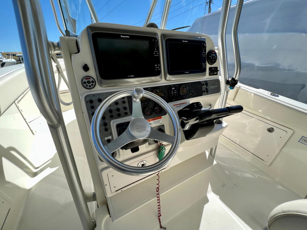 Hydra Sports Vector 2900 CC