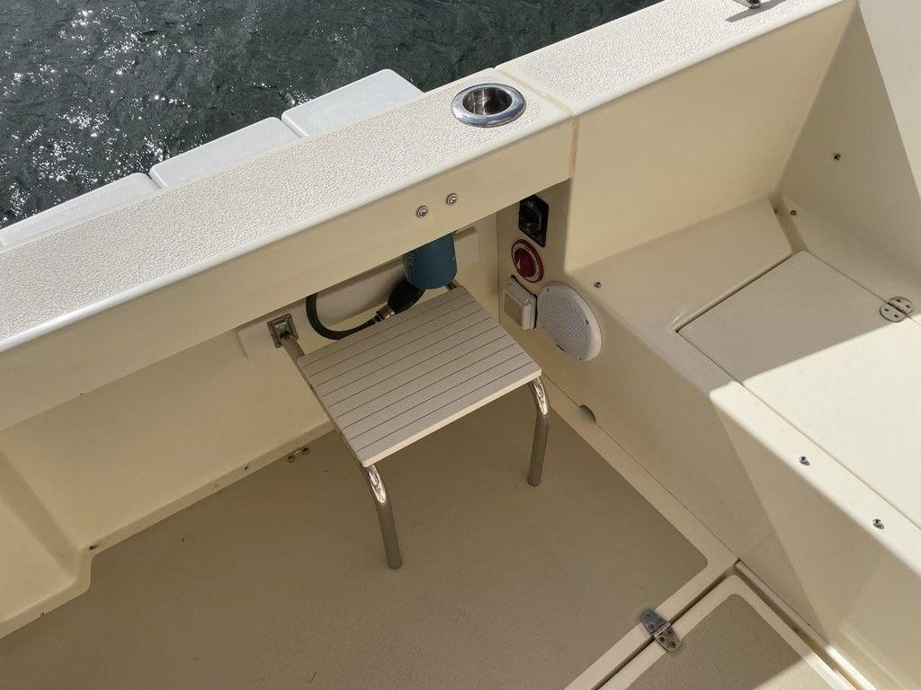 Eastern Islander 248