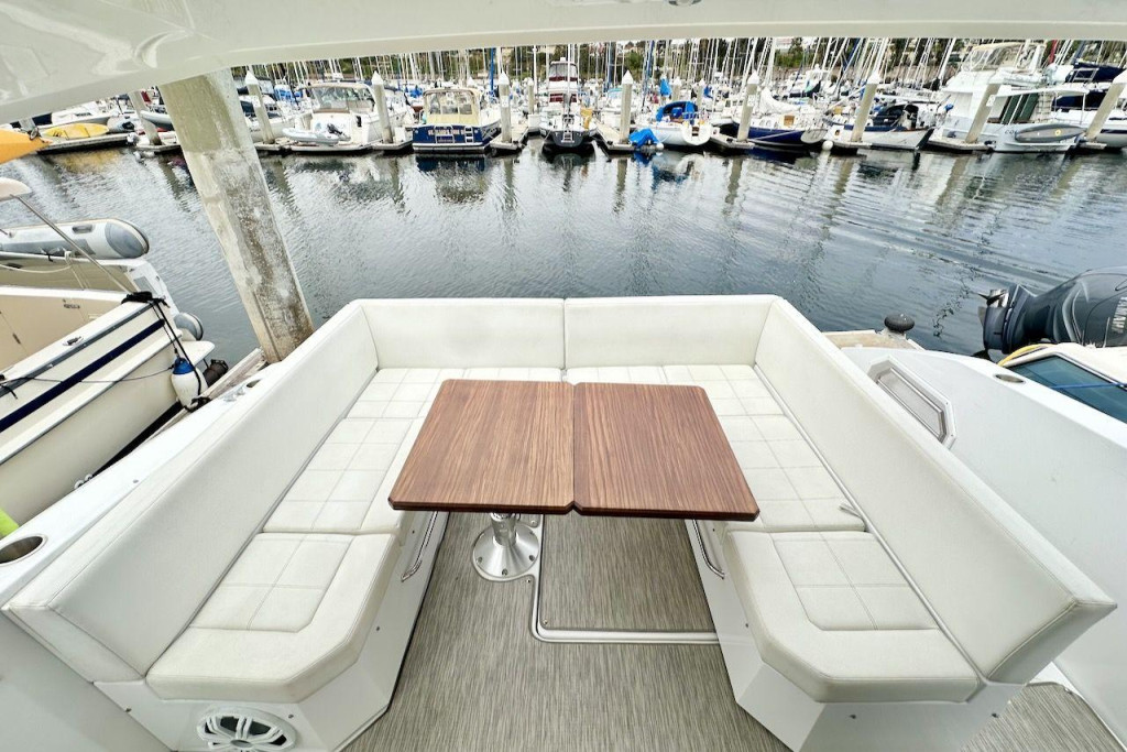 Cruisers 390 Express