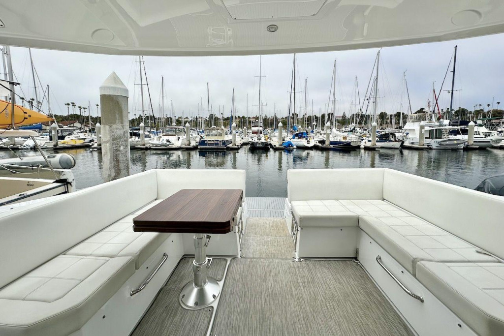 Cruisers 390 Express