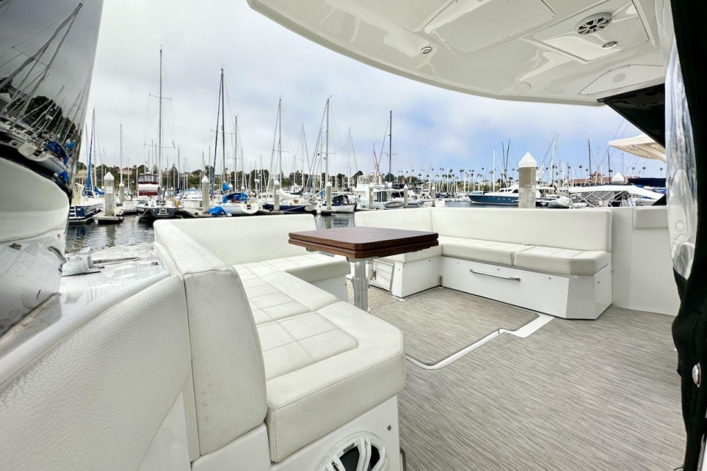 Cruisers 390 Express