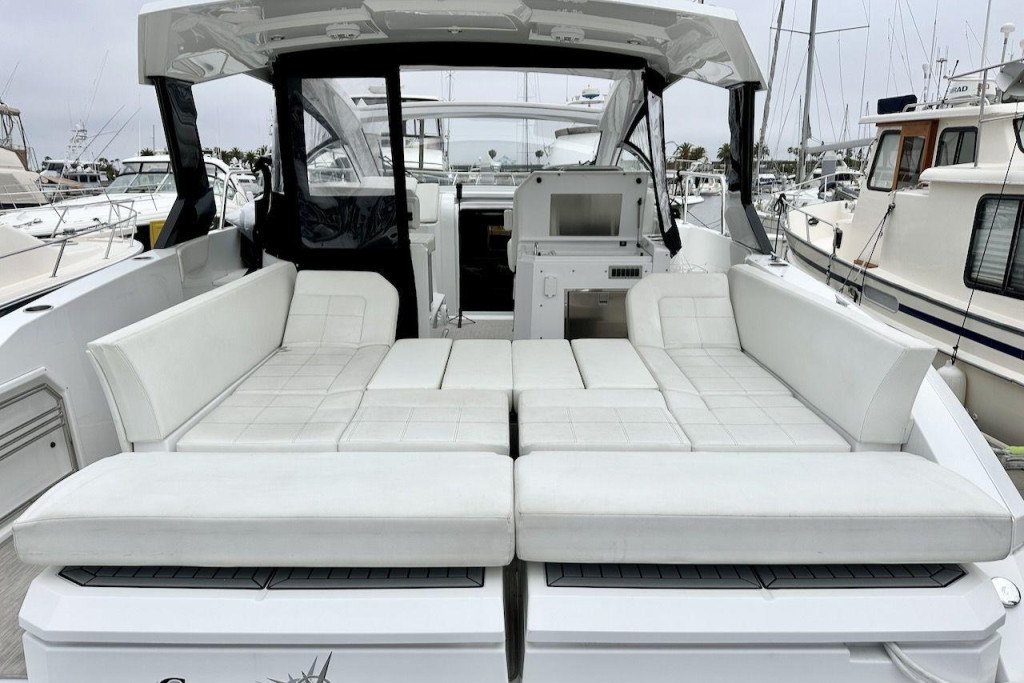 Cruisers 390 Express